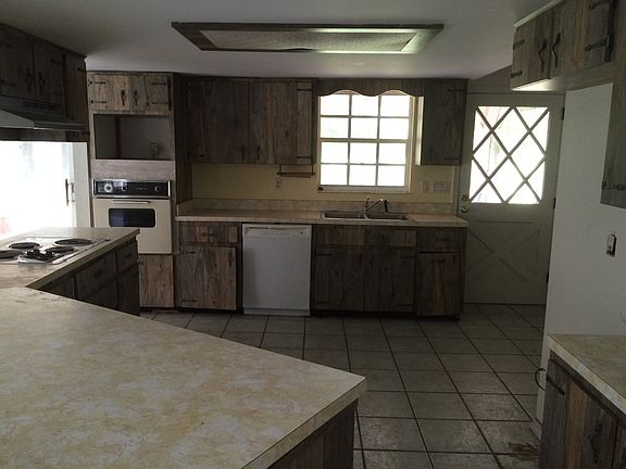 3rd image of 10460 NW 8th Ln