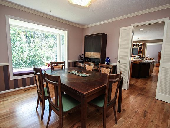 5th image of 14 Lawton Dr