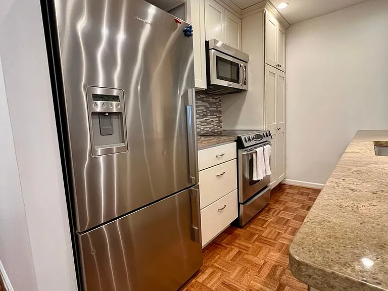 136 N Bread St #422 — Photo 17