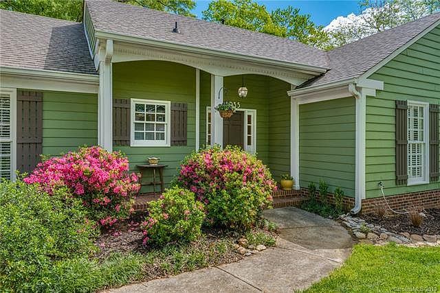 1st image of 4935 Virginian Ln