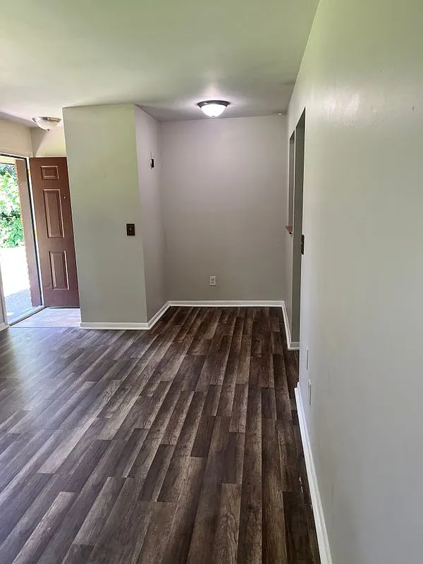 1 bed, 1.0 bath, 450 sqft, $950 — Photo 1