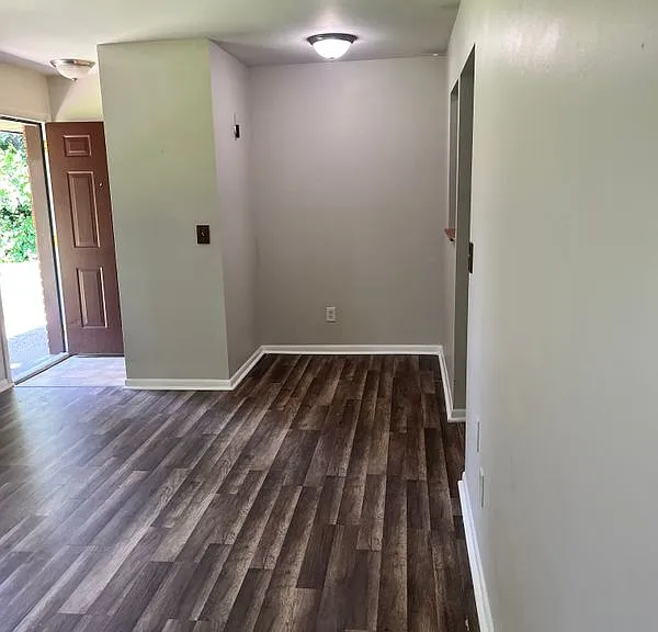 1919 Crooks Rd #14 — Photo 1