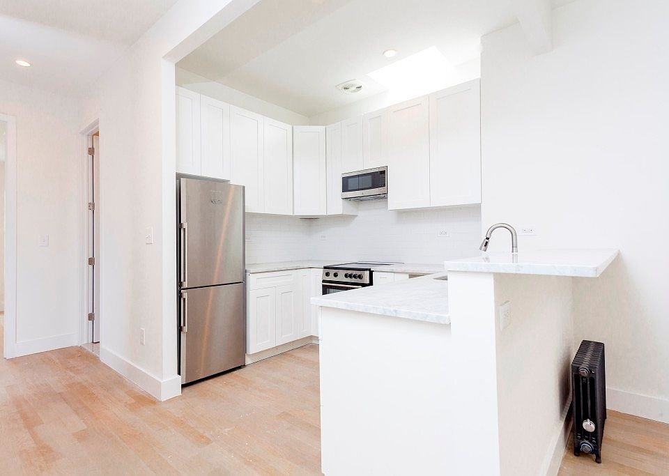 1st image of 630 Hudson St APT 4F