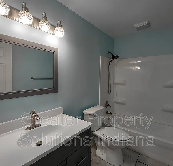 1932 S Park Ave — Photo 7