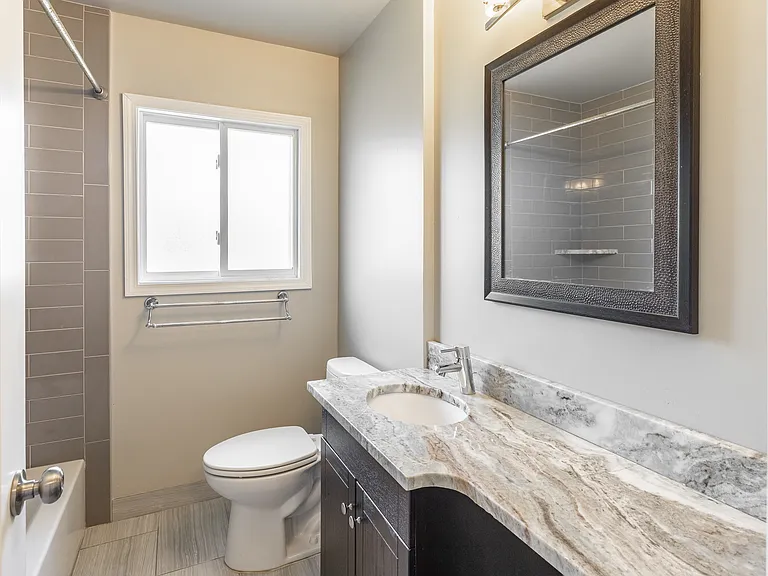 1909 Gardenia Ave #7 — Photo 10