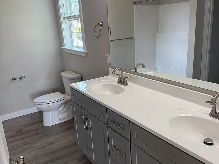 520 S Pine St — Photo 6