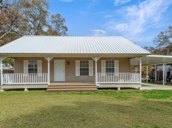 101 Landry Dr, Abbeville, LA 70510