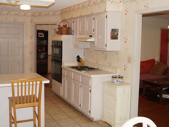 4th image of 7396 Bellville Dr