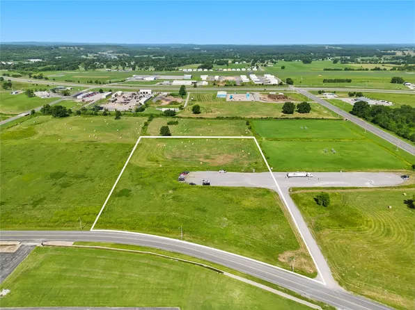 1193 Main Pkwy, Tahlequah, OK 74464