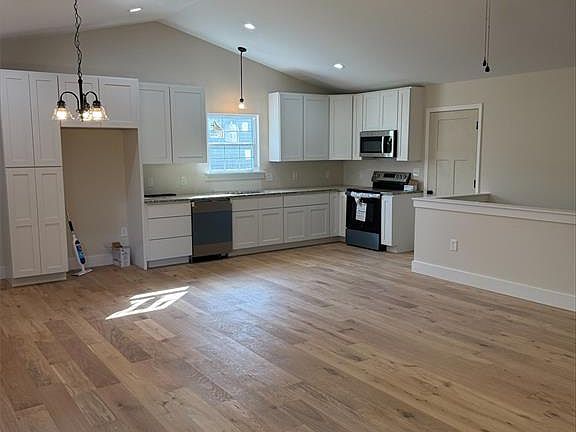 4th image of 13632 Klondike Rd