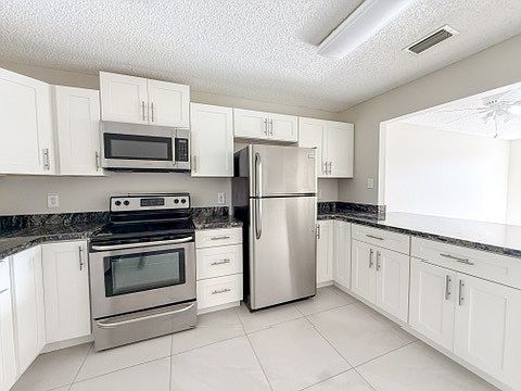 5th image of 1515 N Federal Hwy #11378985