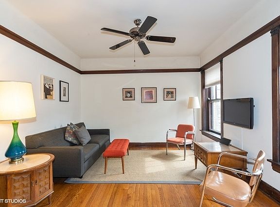 2nd image of 1248 W Thorndale Ave #2E