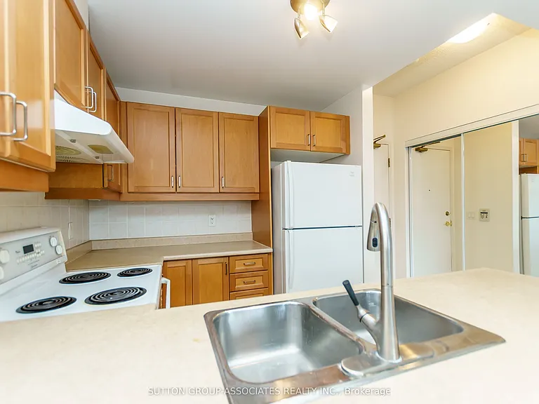 28 Byng Ave #1507 — Photo 5