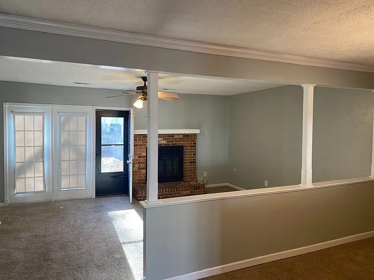 4307 Manchester Ln — Photo 2