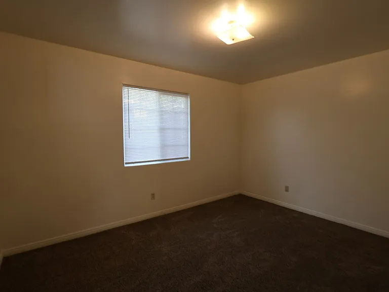 448 S Oildale Dr #A — Photo 11