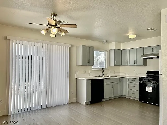 3 bed, 2.0 bath, 1252 sqft, $1,950 — Photo 3