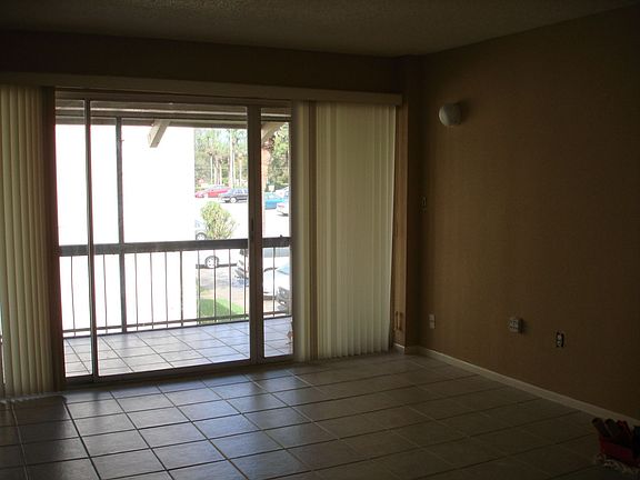 Livingroom and Patio