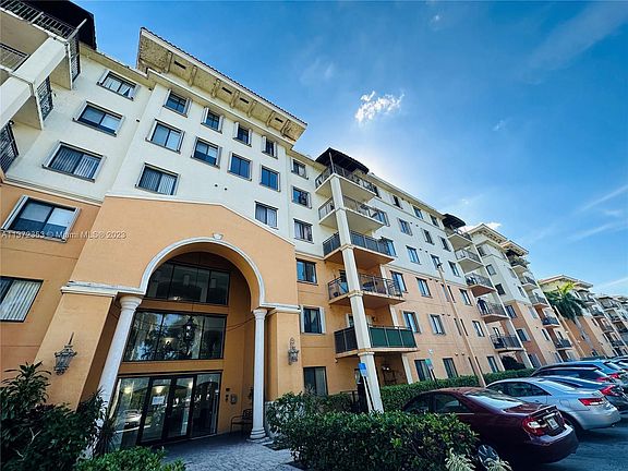 2nd image of 9300 Fontainebleau Blvd #E605