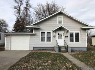 212 E Park Ave, Howard, SD 57349