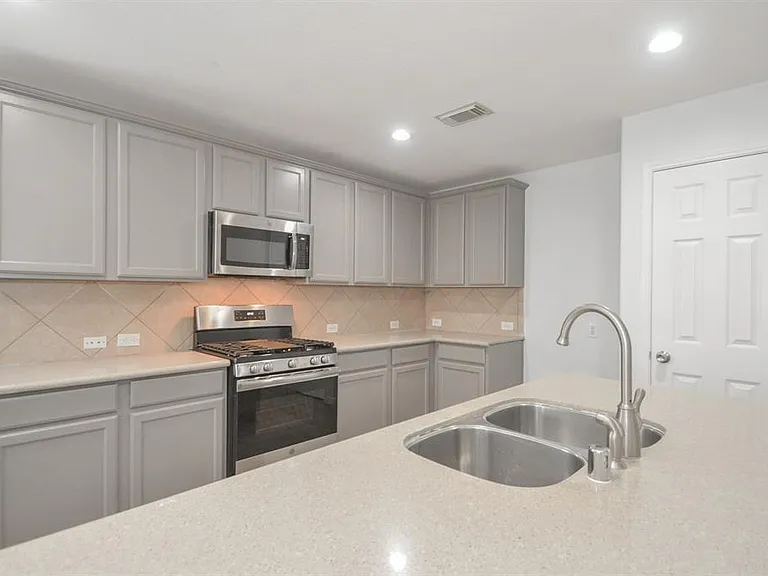 26538 Marble Point Ln — Photo 5