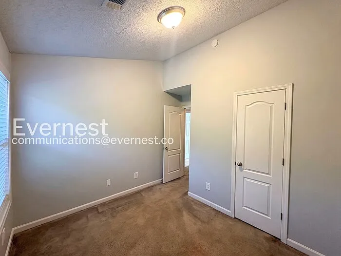 8643 Thomas Ln — Photo 14