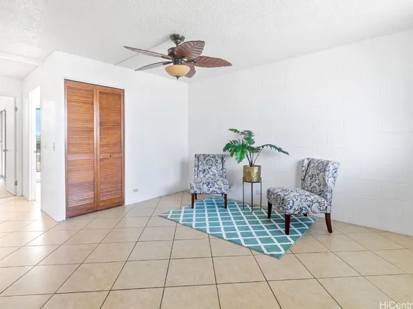 3370 Salt Lake Blvd APT 305, Honolulu, HI 96818