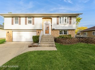 1603 Alexander Ave, Streamwood, IL 60107