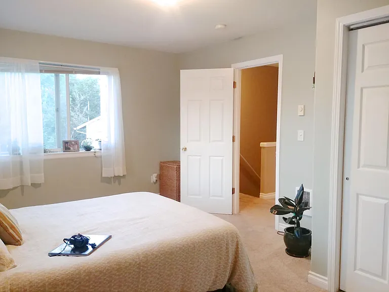 3183 NE Flintlock Pl — Photo 9