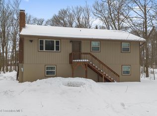 87 Eagles View Dr, Gouldsboro, PA 18424