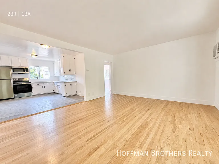 11153 La Maida St — Photo 4
