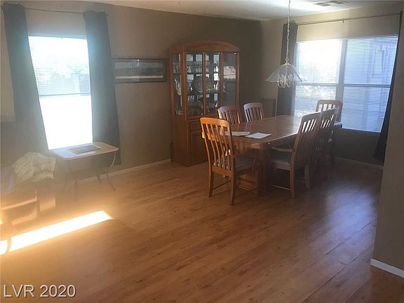4th image of 790 Airy Hill St