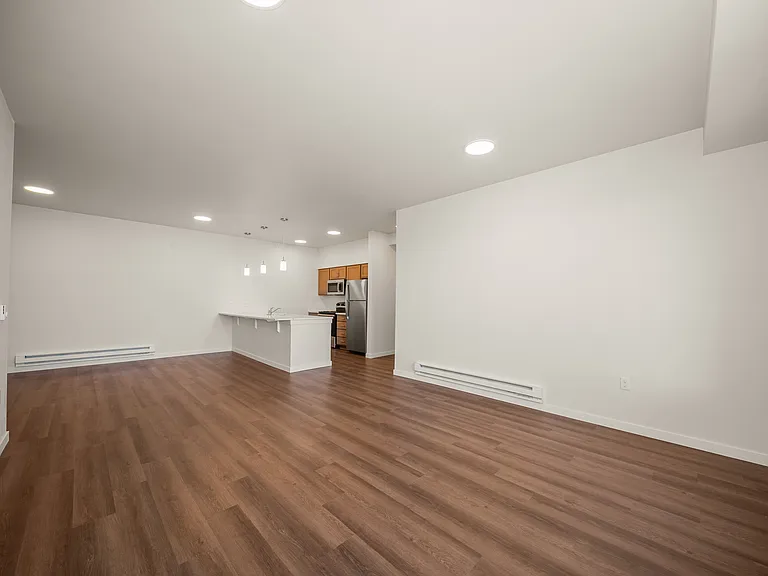 Rivers Edge Apartments — Photo 94