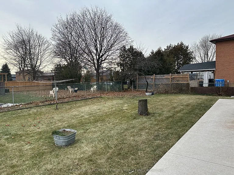 7490 Middleshire Dr — Photo 49