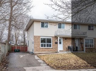 46 Karen Walk #A, Waterloo, ON N2L5X2