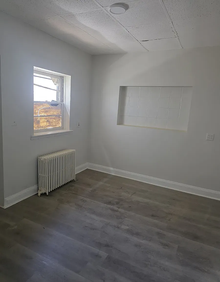 325 Roseville Ave — Photo 1