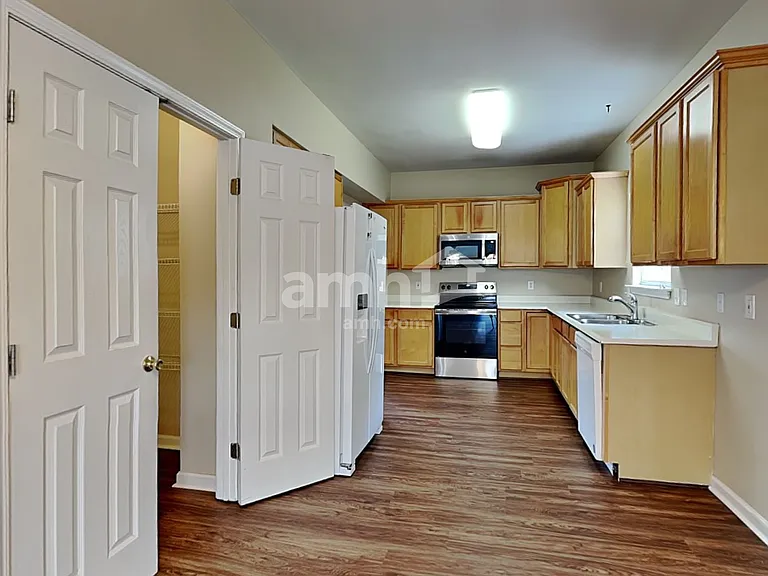 1209 Bending Creek Dr — Photo 3