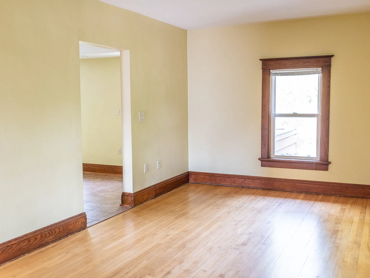 2 bed, 1300 sqft, $1,500 — Photo 3
