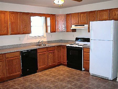 Large eat-in-kitchen