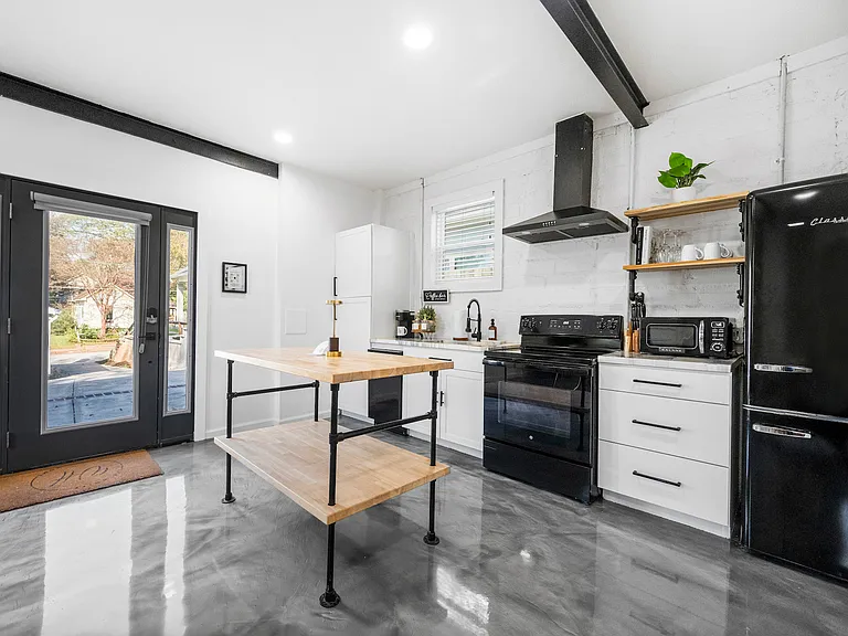 1826 Chapman Ave — Photo 35