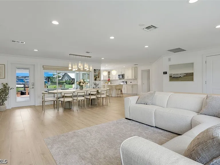 27098 Harbor Dr — Photo 6