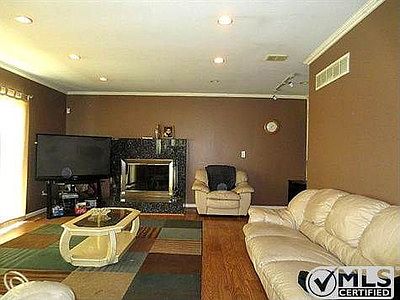 5th image of 1225 Marie St
