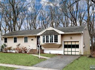 41 White Beeches Dr, Dumont, NJ 07628