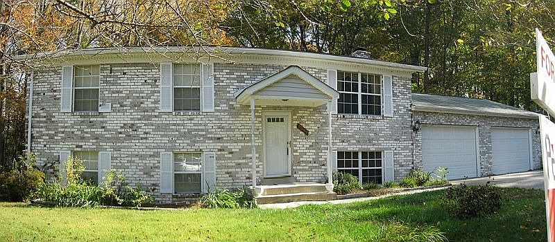2nd image of 9219 Sherry Ln