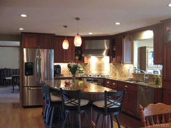 2nd image of 14 Hummingbird Ct