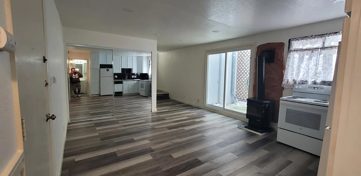 Studio, 300 sqft, $1,600 — Photo 2