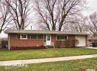 7421 Steinway Rd, Lincoln, NE 68505