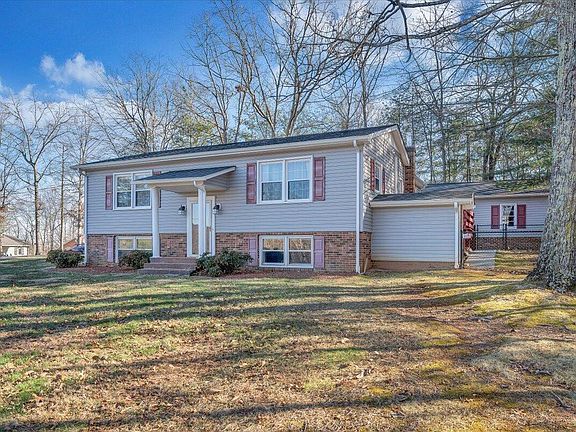 2nd image of 105 Forest Hill Ln