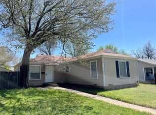 2817 Handley Dr, Fort Worth, TX 76112