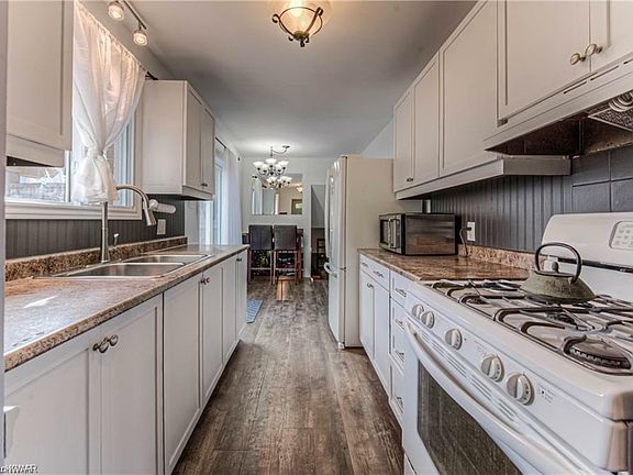 3rd image of 483 Kingscourt Dr #A
