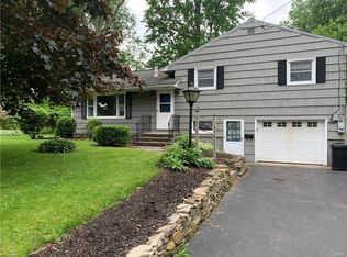 704 Forest Dr, North Syracuse, NY 13212
